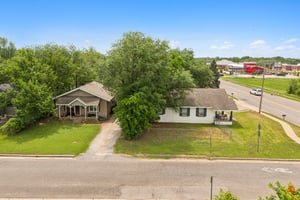 W Main St _ S Kelly Ave_003.jpg