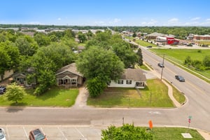 W Main St _ S Kelly Ave_005.jpg