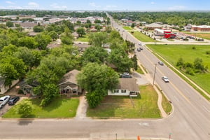 W Main St _ S Kelly Ave_008.jpg