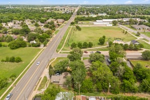 W Main St _ S Kelly Ave_022.jpg