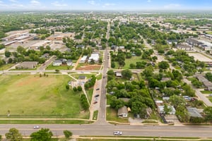 W Main St _ S Kelly Ave_030.jpg