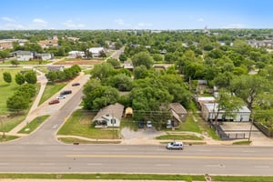 W Main St _ S Kelly Ave_036.jpg