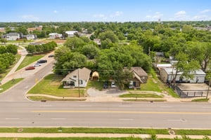 W Main St _ S Kelly Ave_037.jpg
