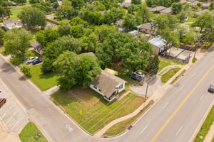 W Main St _ S Kelly Ave_047.jpg
