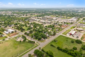 W Main St _ S Kelly Ave_055.jpg