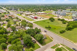 W Main St _ S Kelly Ave_057.jpg
