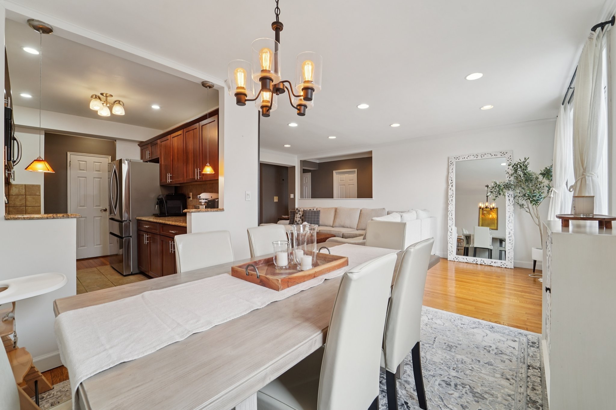 Sadore Ln 7F-S0204-011.jpg