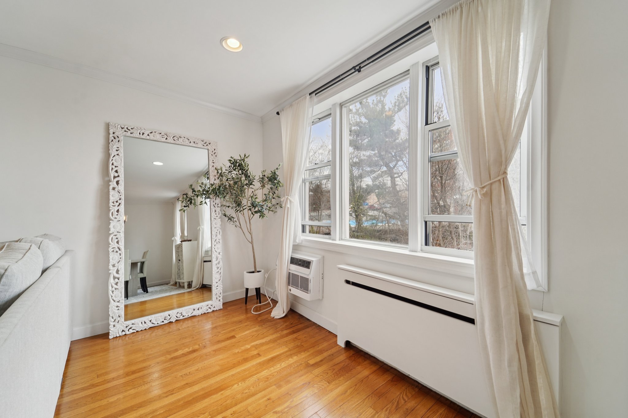 Sadore Ln 7F-S0204-018.jpg