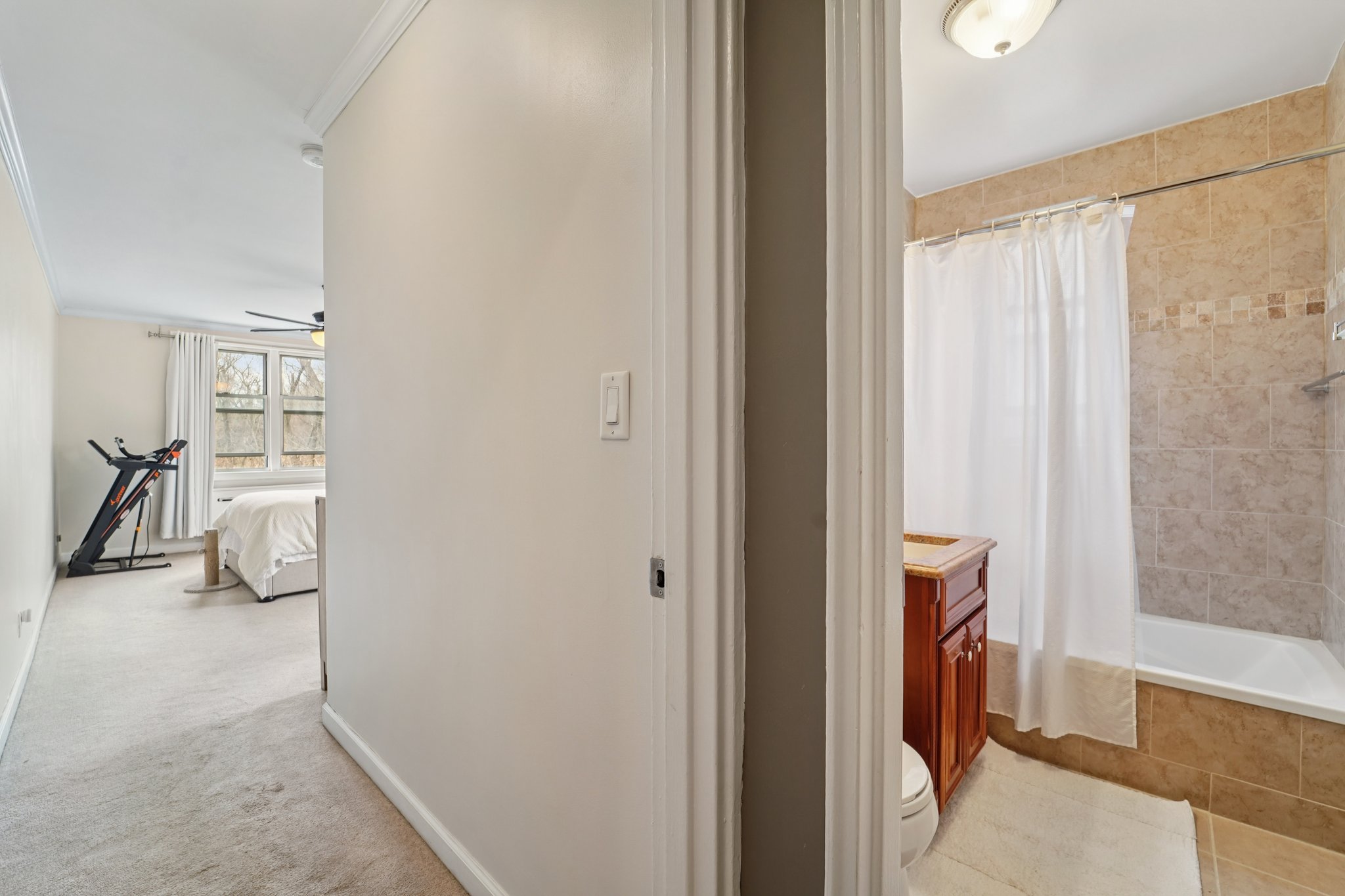 Sadore Ln 7F-S0204-025.jpg