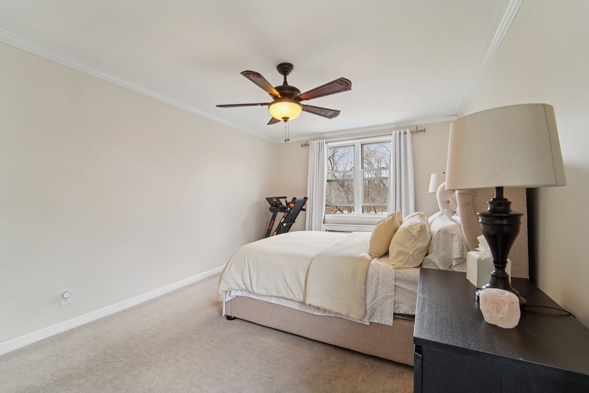 Sadore Ln 7F-S0204-027.jpg