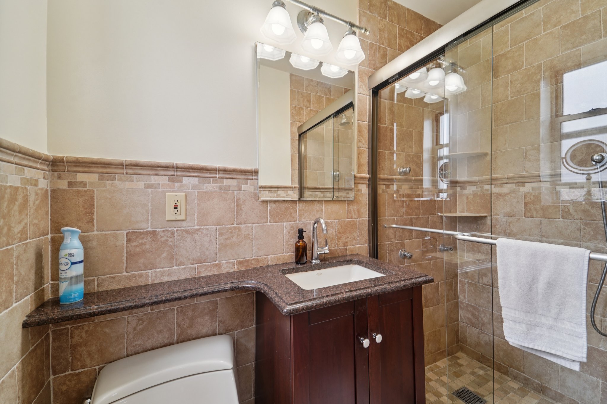 Sadore Ln 7F-S0204-029.jpg