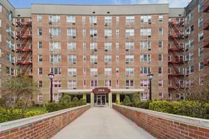 Sadore Ln 7F-S0204-002.jpg