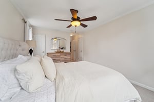 Sadore Ln 7F-S0204-028.jpg