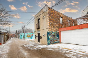 40 Argyle St, Toronto, ON M6J 1N6, Canada Photo 2