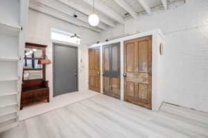 40 Argyle St, Toronto, ON M6J 1N6, Canada Photo 32