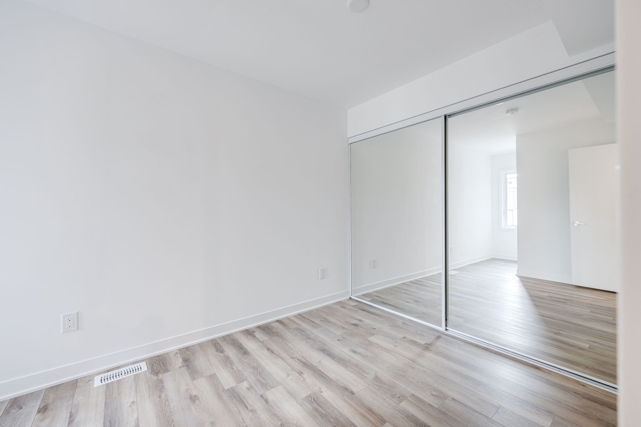 Toronto property showcase — delivered property photograph 17