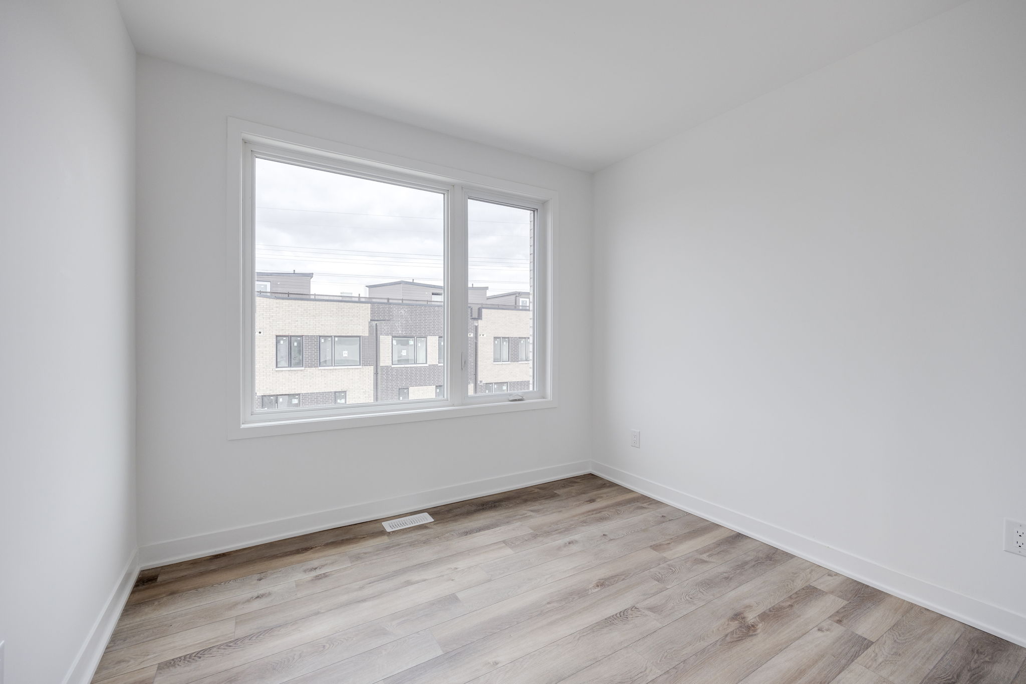 Toronto property showcase — delivered property photograph 14