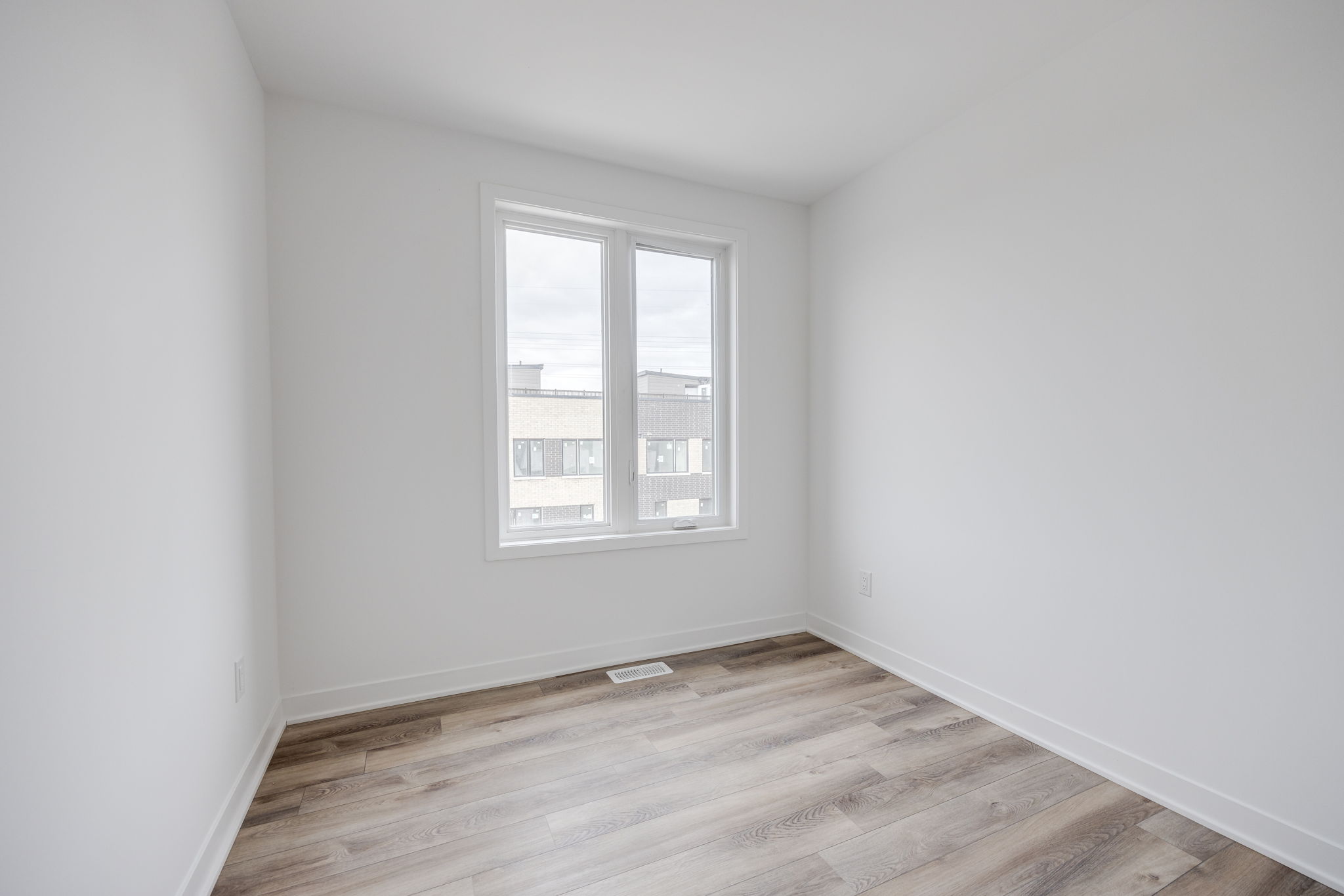 Toronto property showcase — delivered property photograph 12