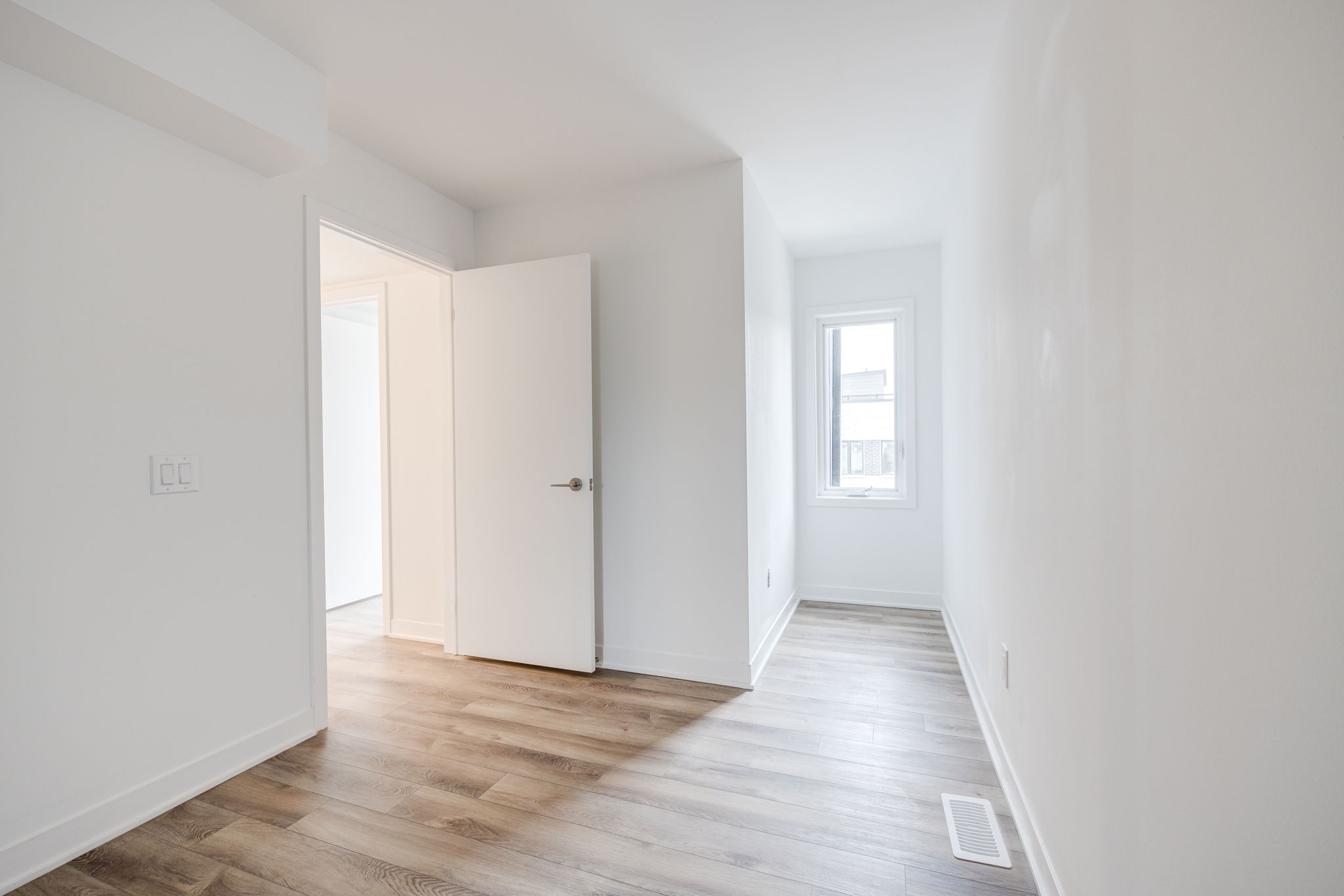 Toronto property showcase — delivered property photograph 18