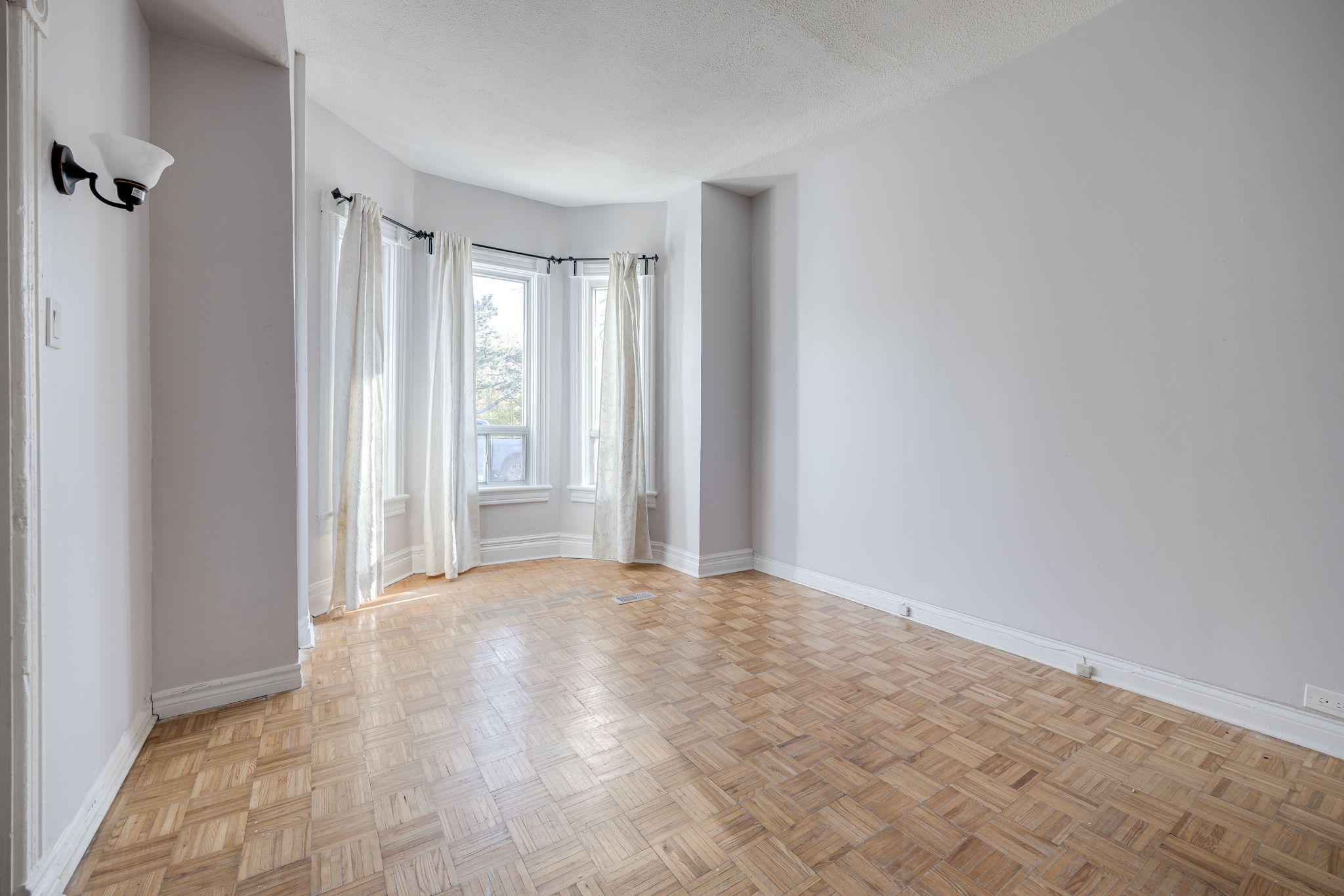 Toronto property showcase — delivered property photograph 4