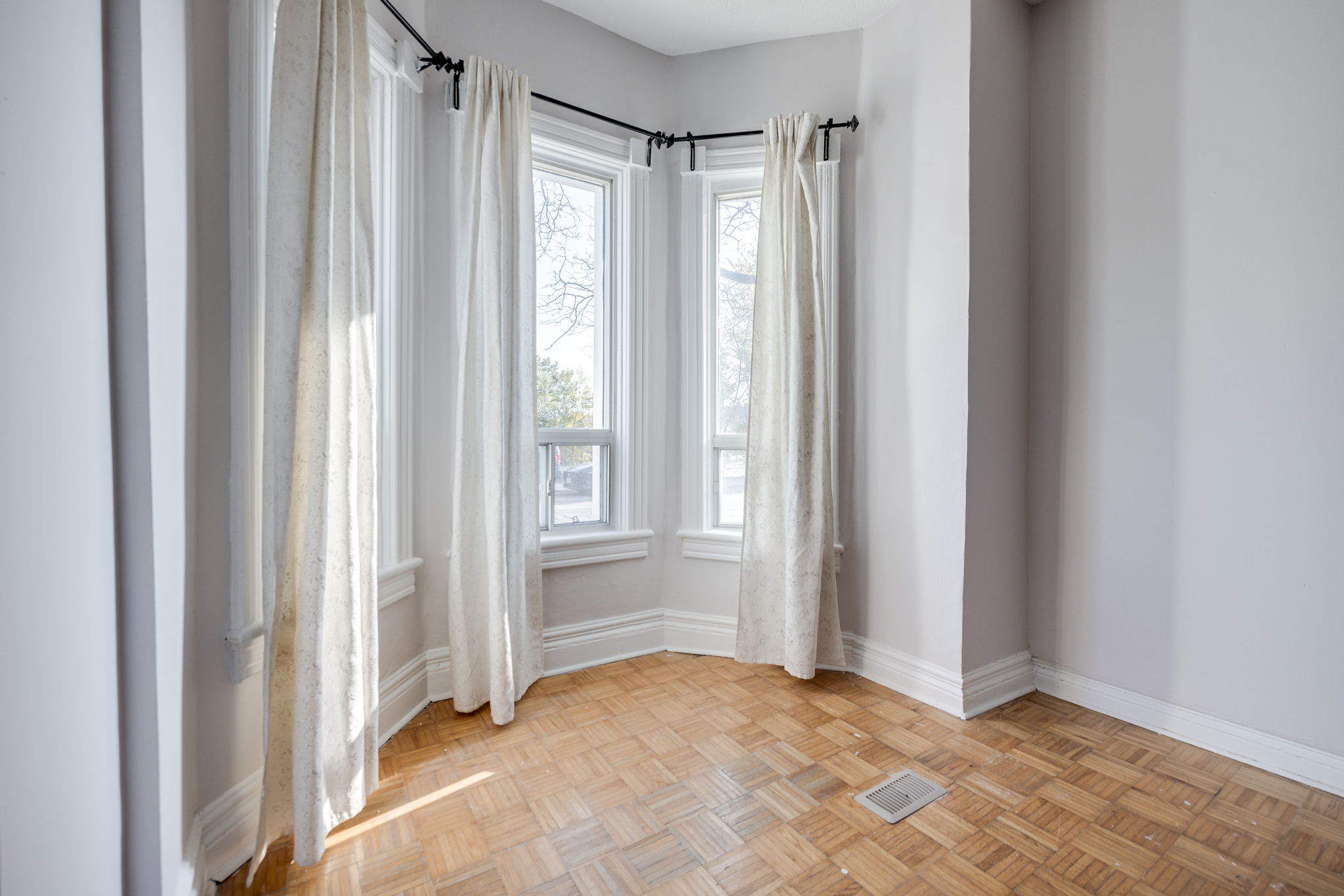 Toronto property showcase — delivered property photograph 5