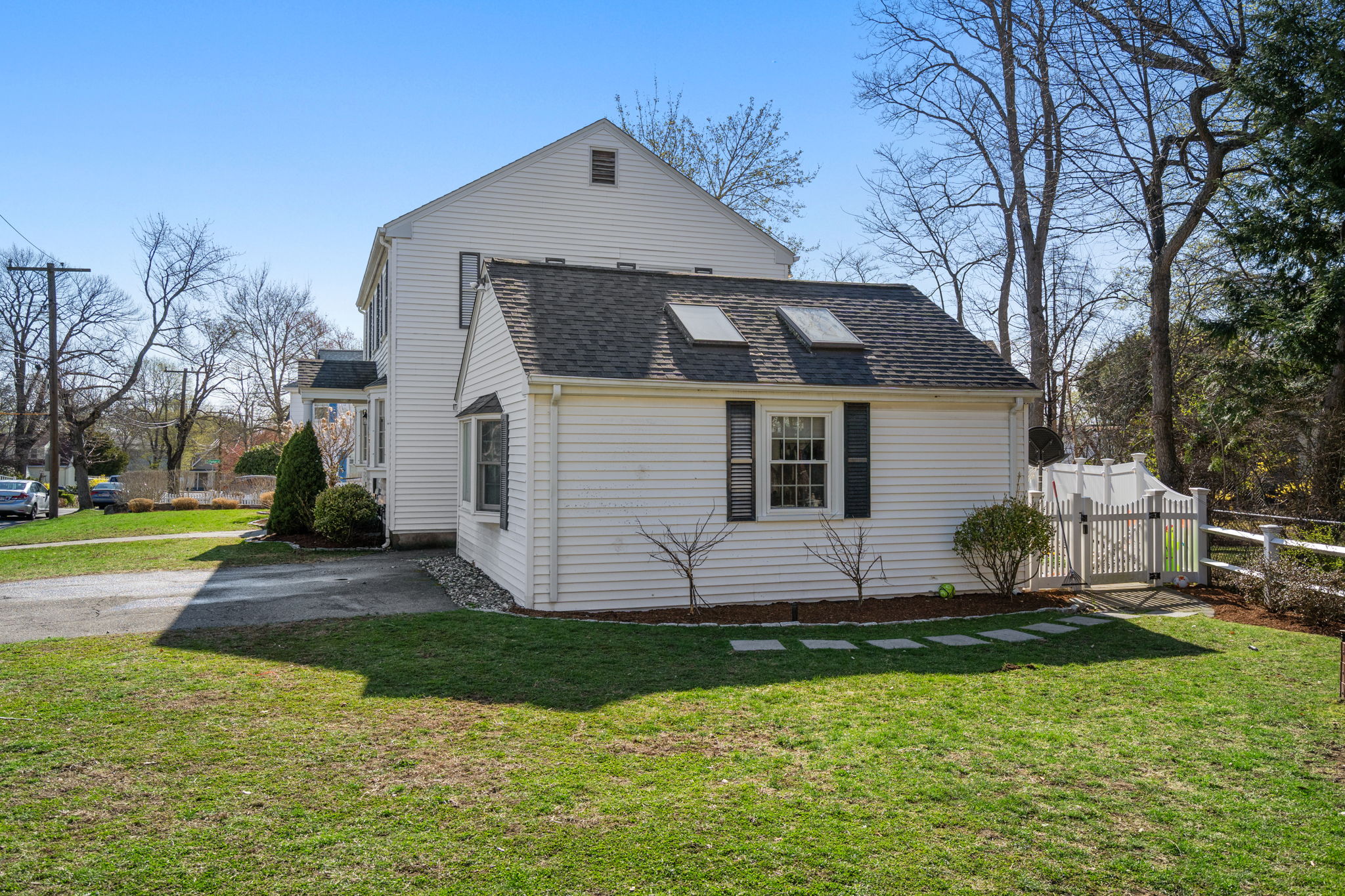 Exterior (8 of 10)