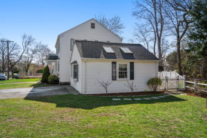 Exterior (8 of 10)