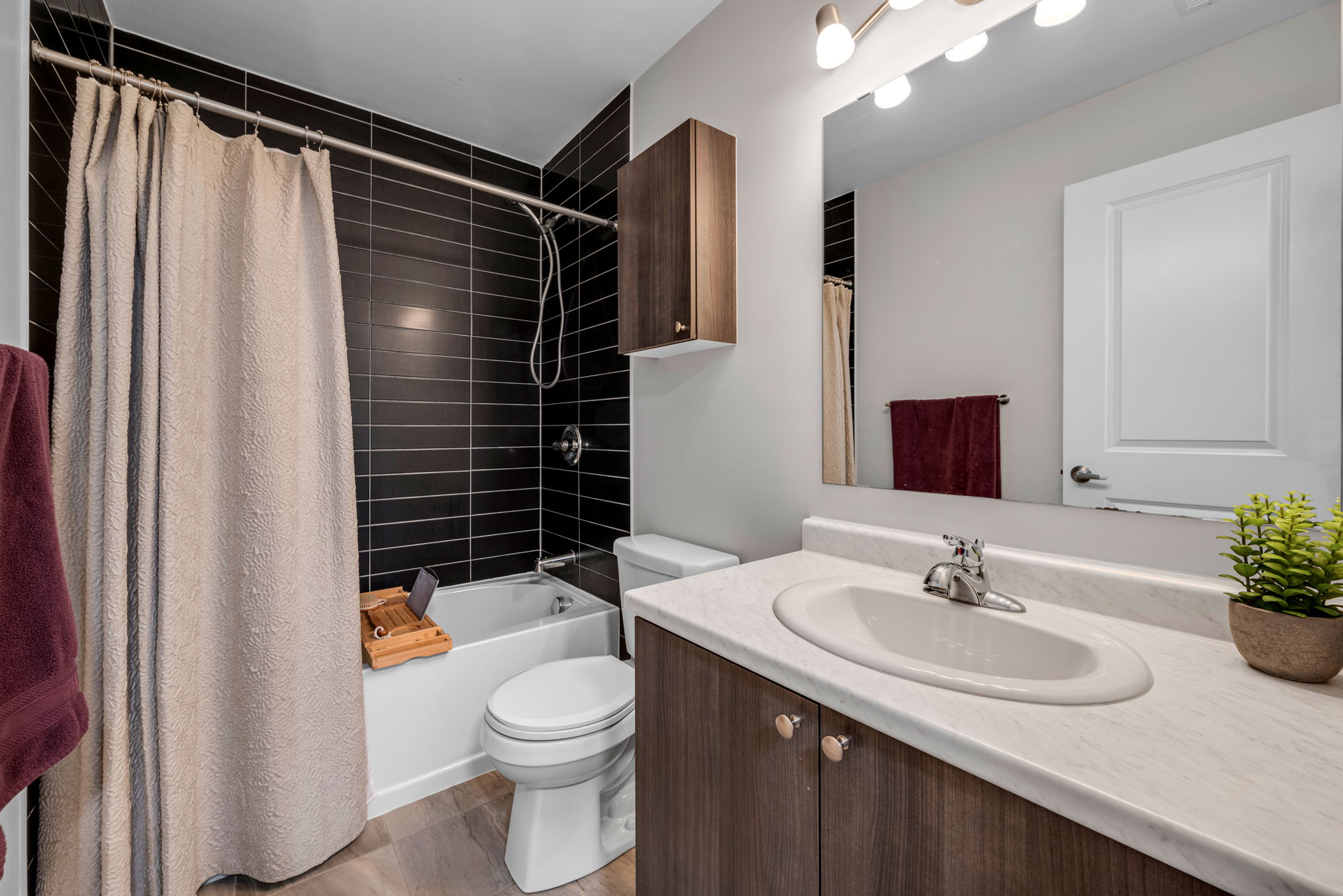 3-Piece Main Bathroom