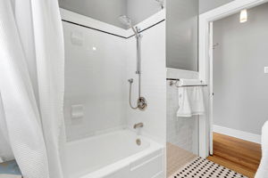  Photo 43