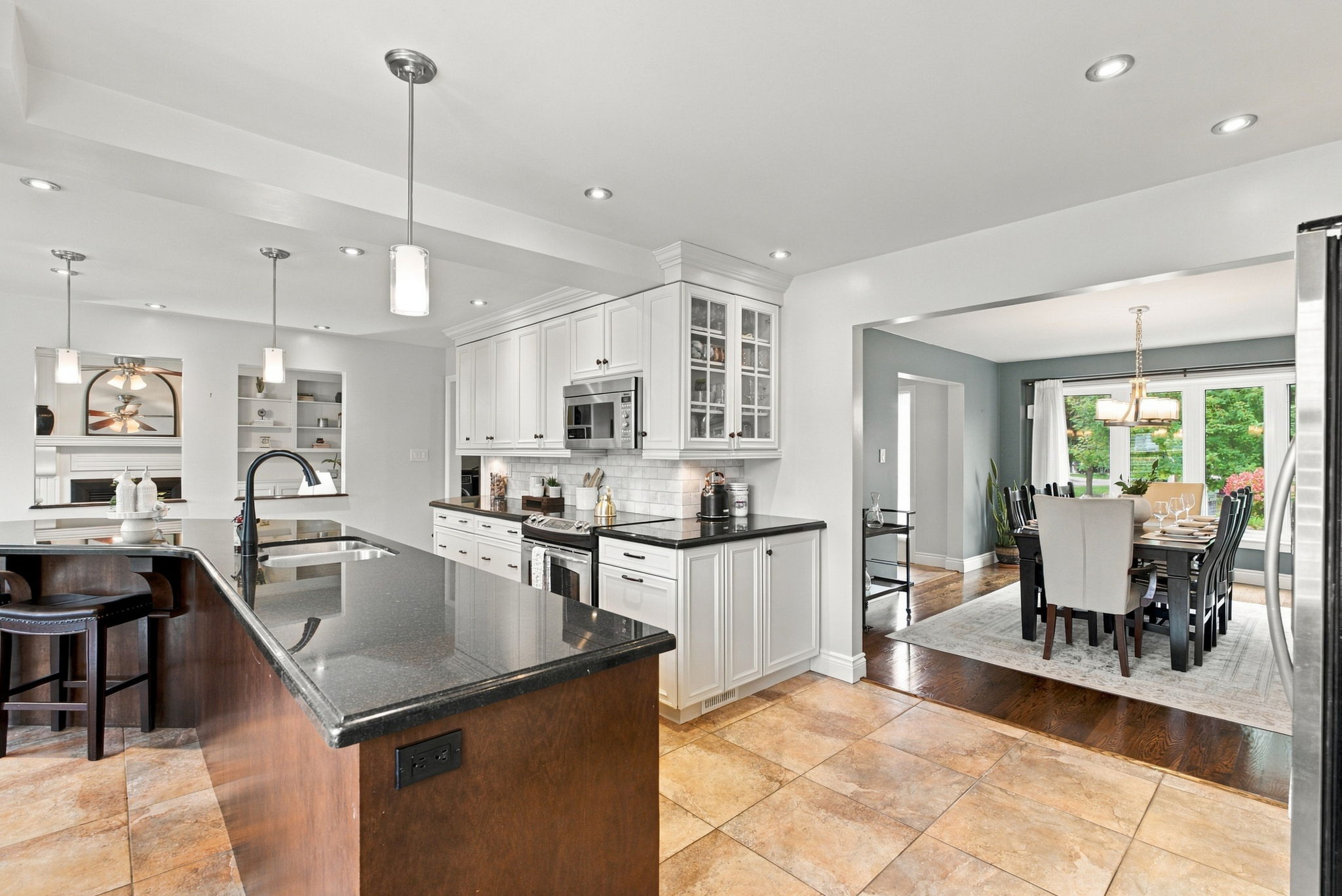 Photo 36