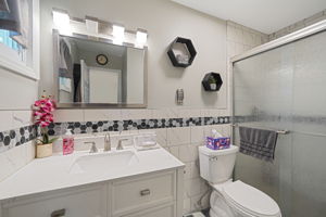  Photo 40
