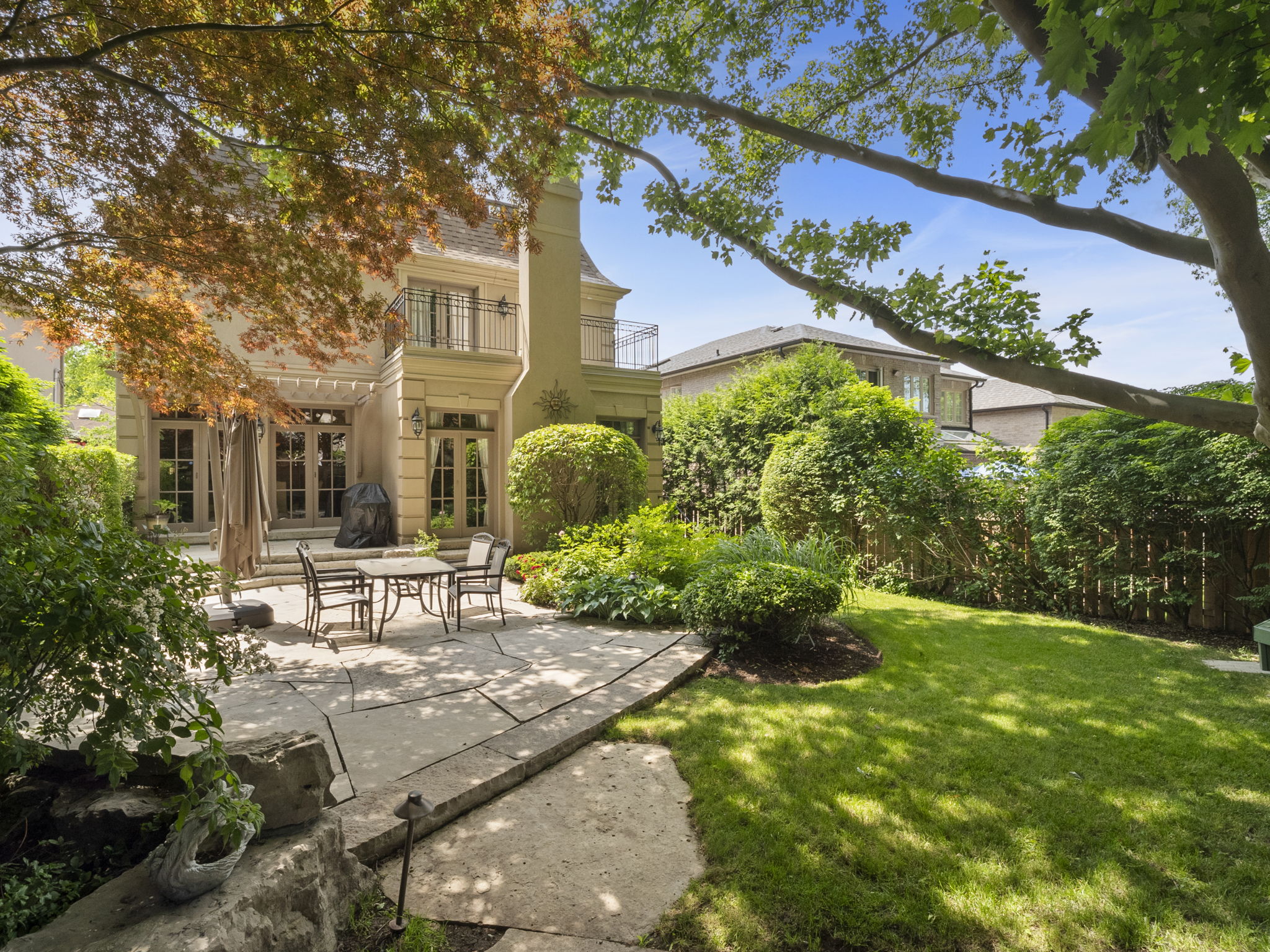 40 Munro Blvd Toronto, ON M2P 1B9