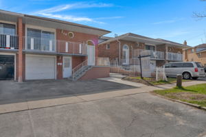 40 Royal Salisbury Way, Brampton, ON L6V 3J6, Canada Photo 1