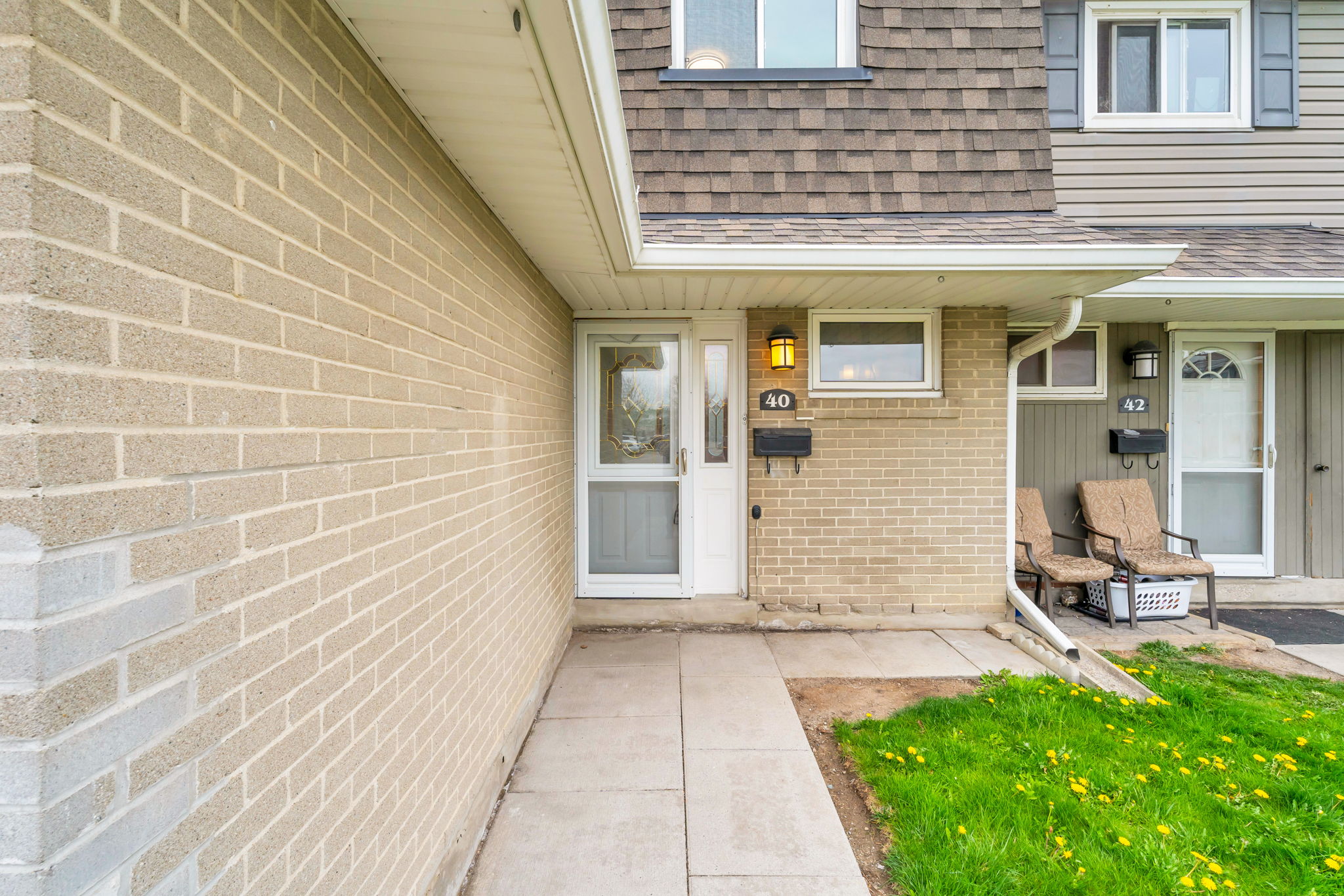 Front Porch/Entrance