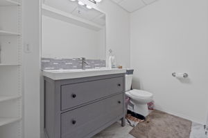  Photo 33