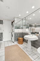  Photo 44