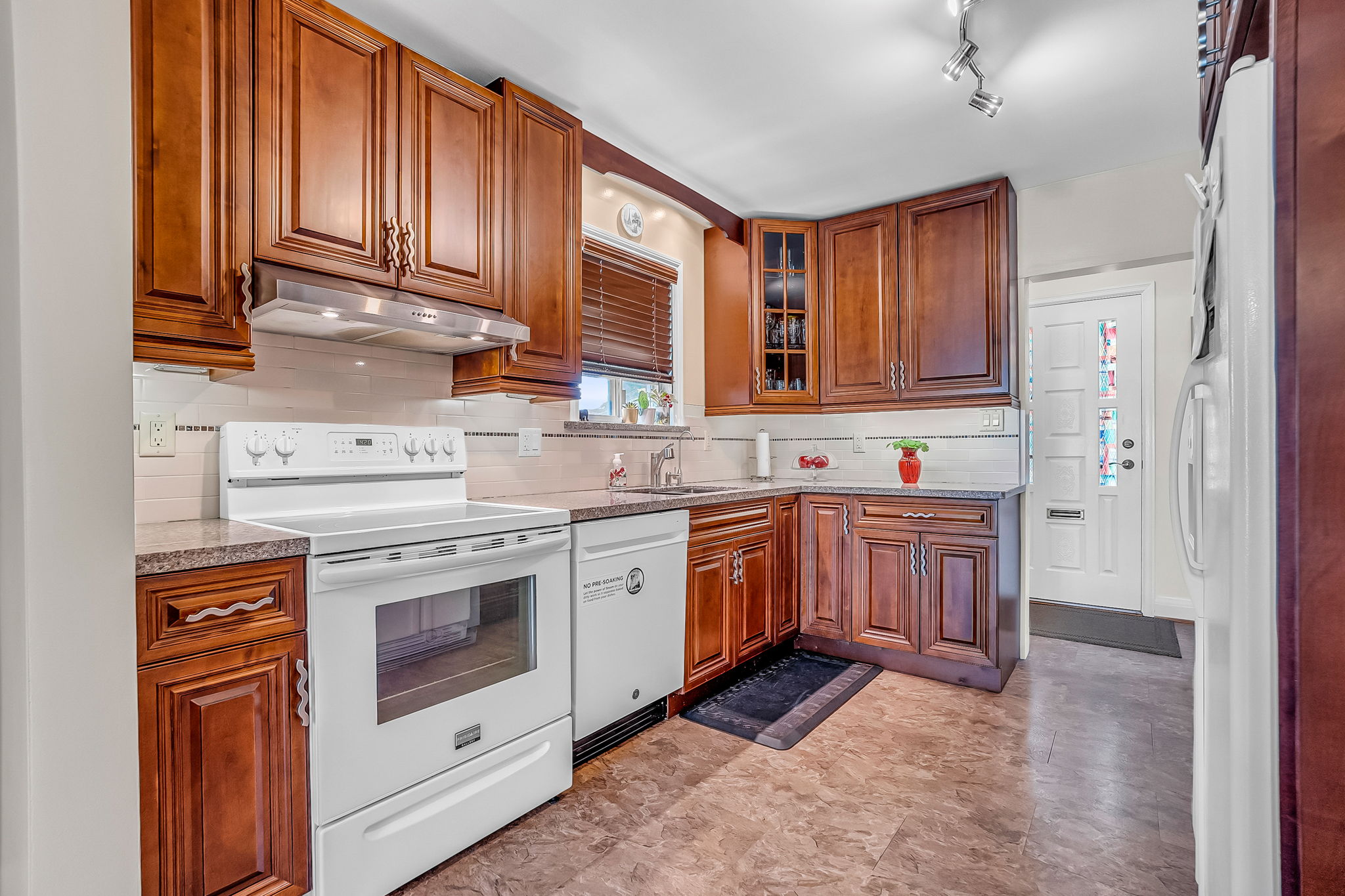 10-kitchen1
