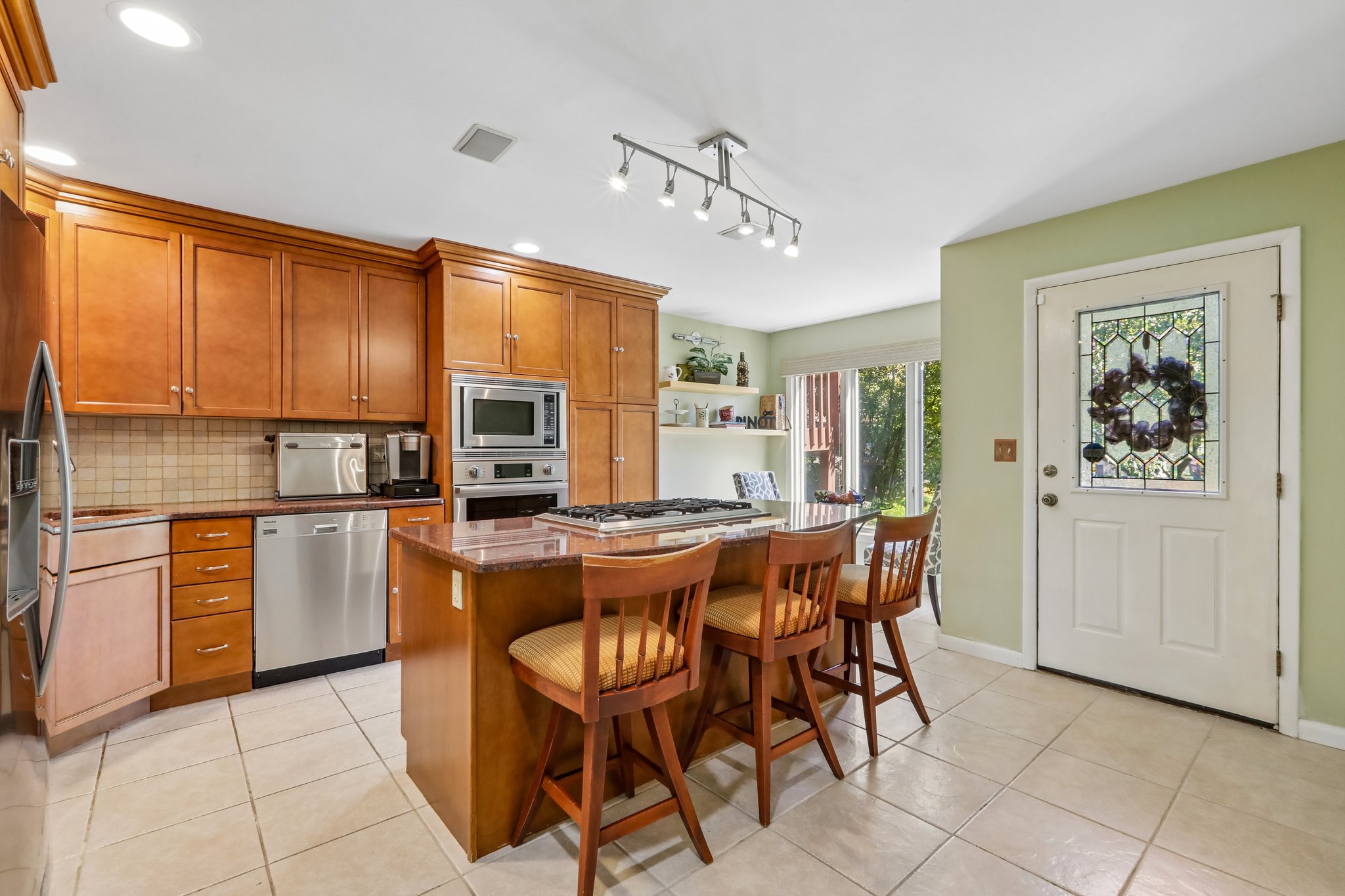Woodland Dr-S1905-021.jpg