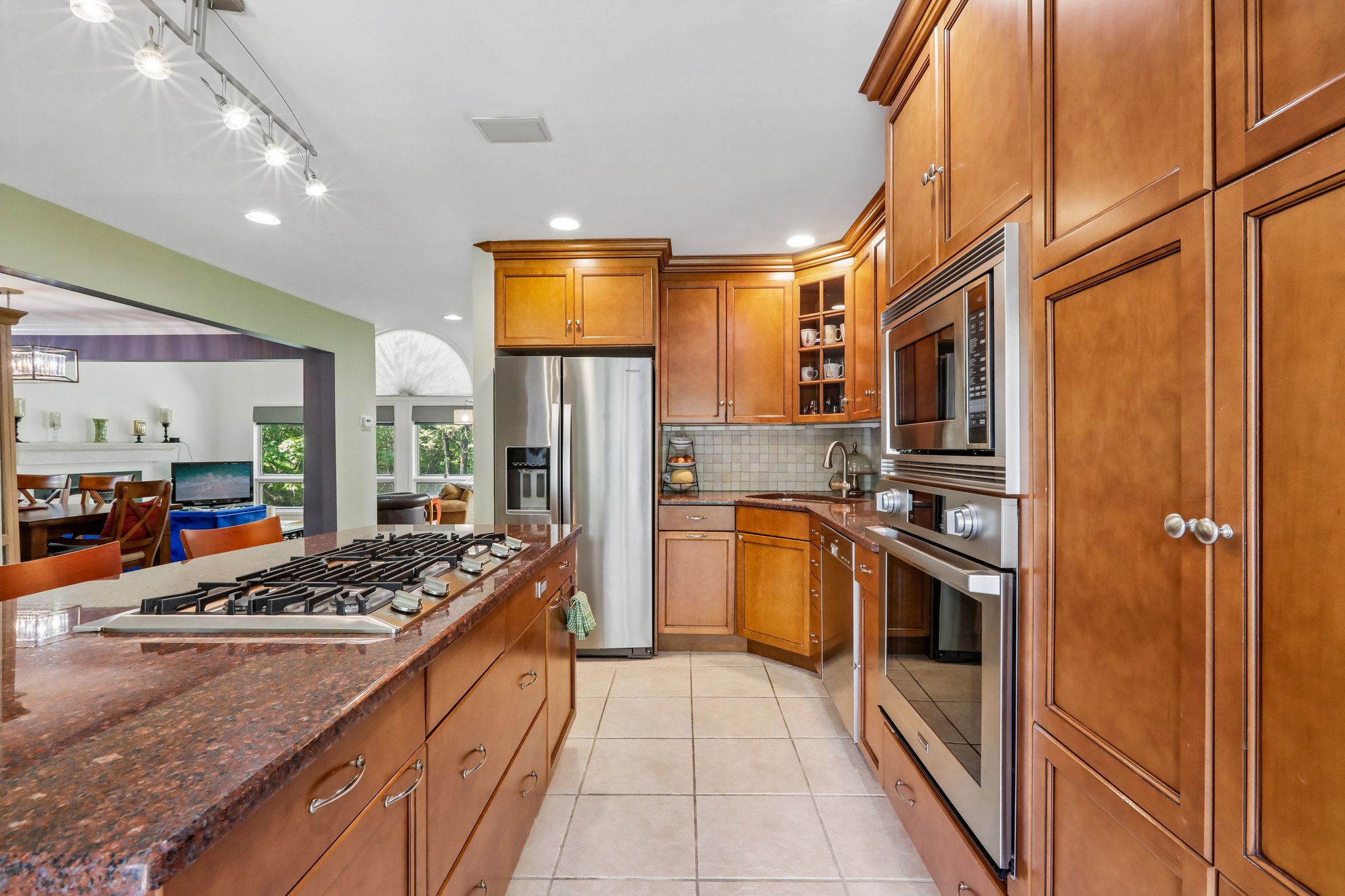 Woodland Dr-S1905-024.jpg