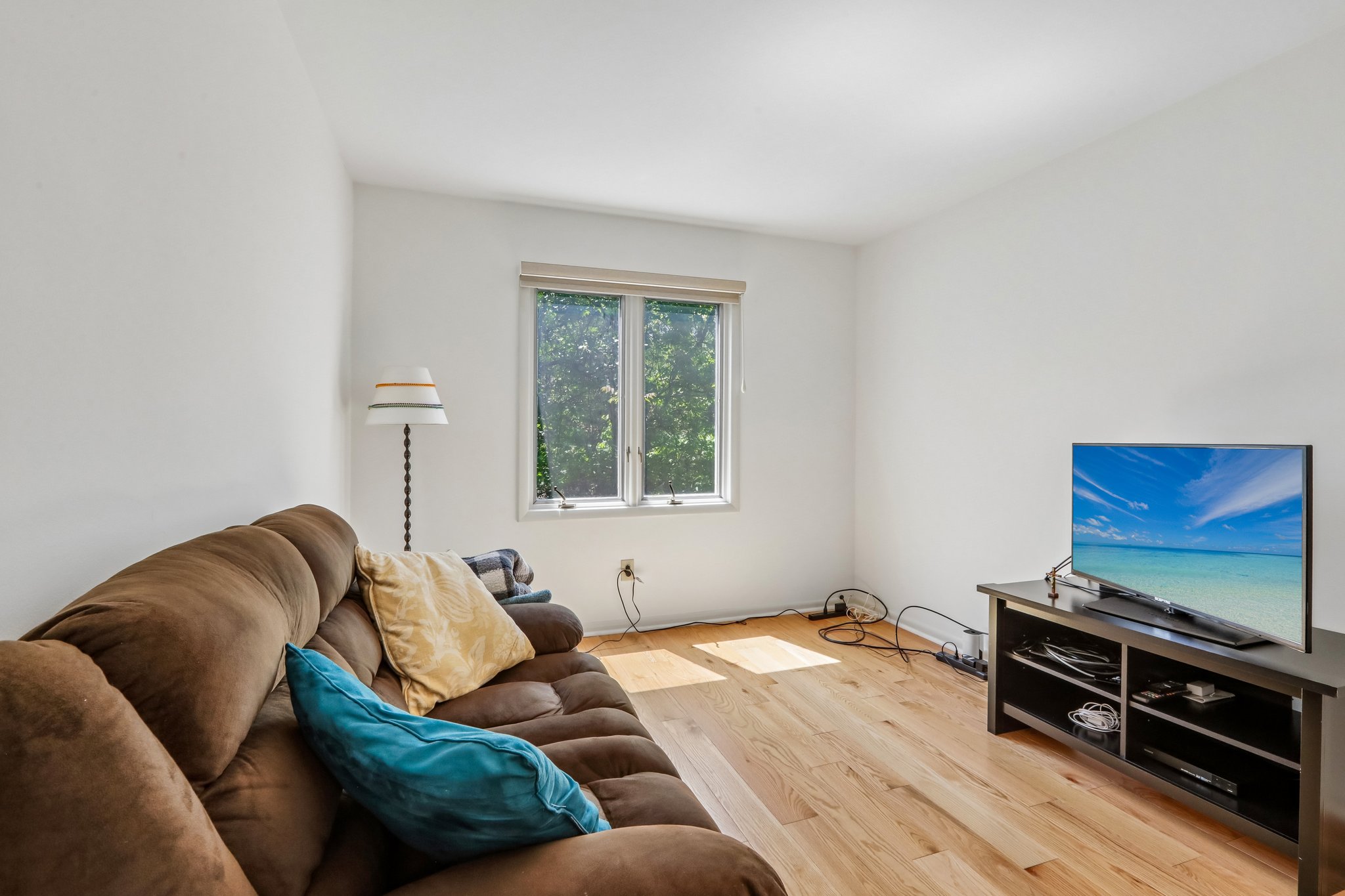 Woodland Dr-S1905-039.jpg