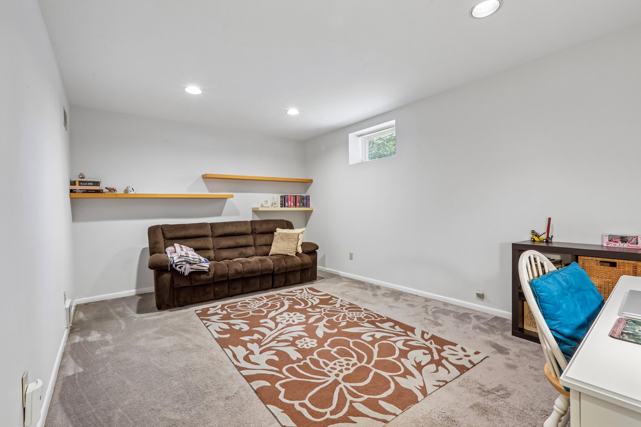 Woodland Dr-S1905-054.jpg
