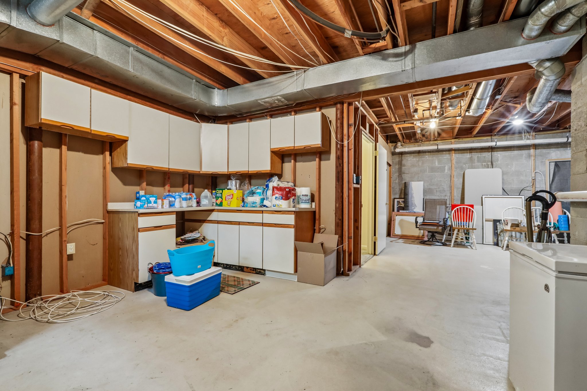 Woodland Dr-S1905-059.jpg