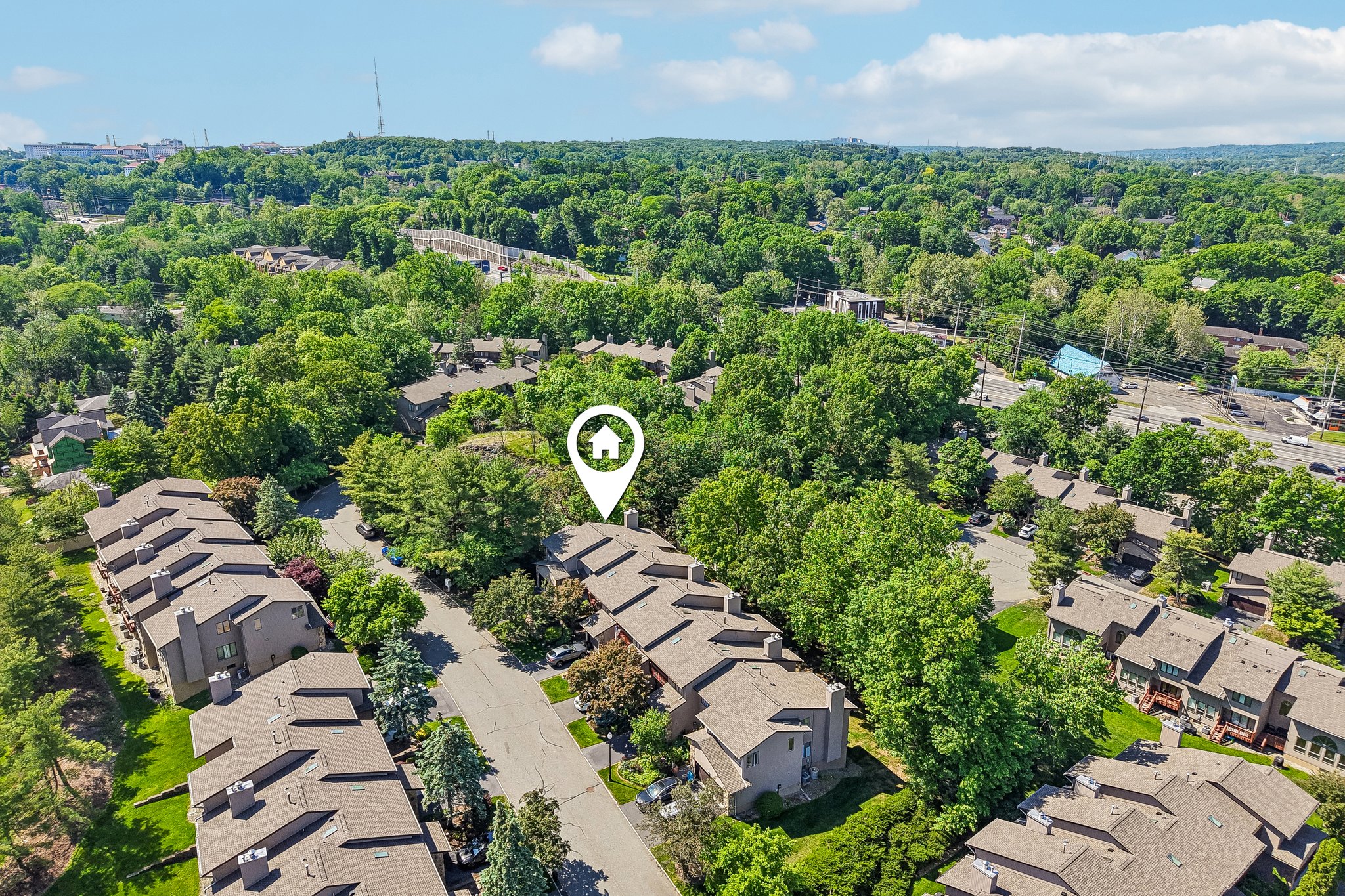 Woodland Dr-S1905-076.jpg