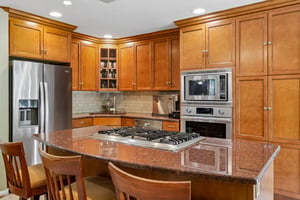 Woodland Dr-S1905-023.jpg