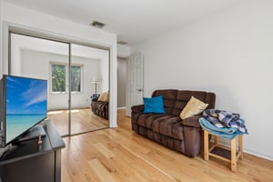Woodland Dr-S1905-041.jpg
