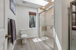 Woodland Dr-S1905-050.jpg