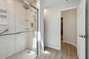 Woodland Dr-S1905-051.jpg