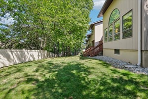 Woodland Dr-S1905-066.jpg