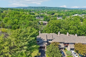Woodland Dr-S1905-069.jpg