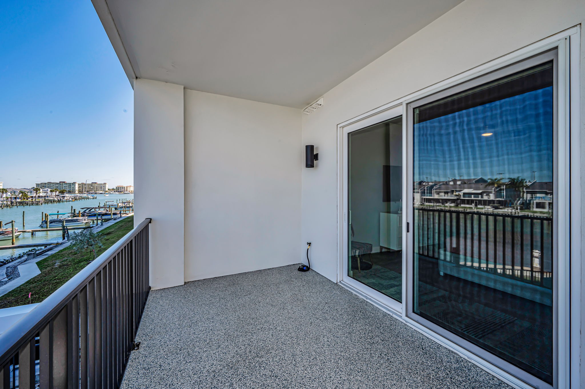Primary Bedroom Balcony6
